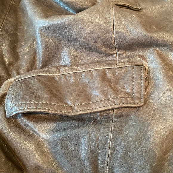 (Q40) Leather Jacket - Picture 5 of 8